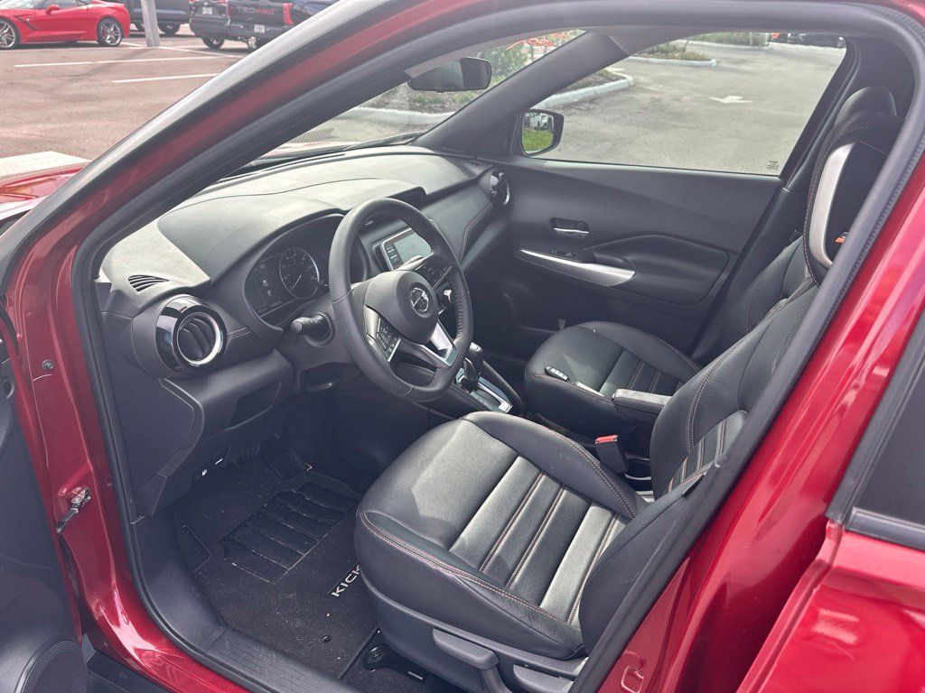 Used 2020 Nissan Kicks SR w/ SR Premium Package FWD image 11