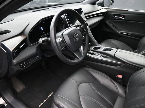 Used 2021 Toyota Avalon XLE w/ Carpet Mat Package (TMS) image 18