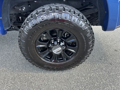 Certified 2022 Ford F250 Lariat w/ Tremor Off-Road Package AWD/4WD image 16