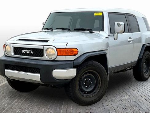 Used 2007 Toyota FJ Cruiser 2WD image 3