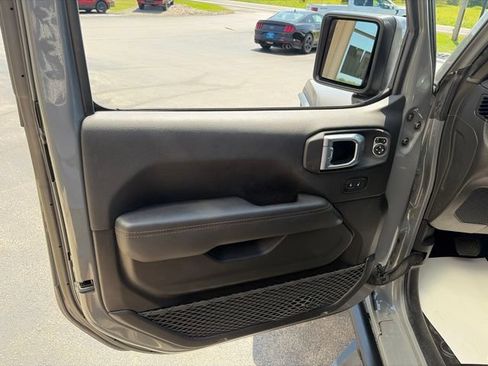 Used 2023 Jeep Wrangler Unlimited Rubicon 392 w/ Xtreme Recon 35" Tire Package AWD/4WD image 14