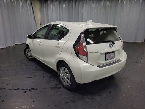 Used 2016 Toyota Prius C Two image 6
