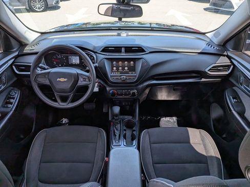 Used 2021 Chevrolet TrailBlazer LS FWD image 16