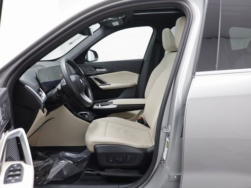 Certified 2025 BMW X1 xDrive28i w/ Technology Package image 5