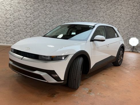 New 2026 Hyundai Ioniq 5 SE image 4