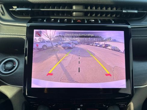 Used 2021 Jeep Grand Cherokee L Limited image 20