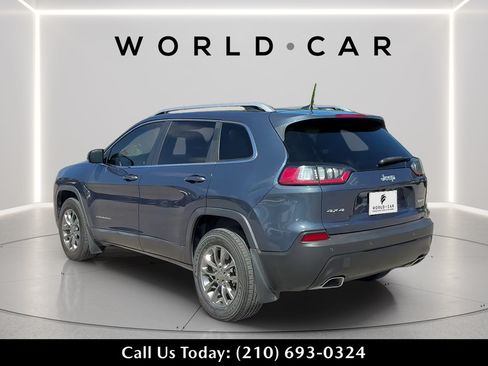 Used 2020 Jeep Cherokee Latitude Plus w/ Cold Weather Group AWD/4WD image 5