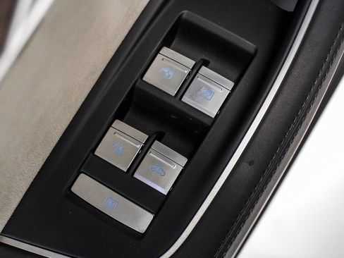 Used 2022 Audi A8 L 3.0T w/ Luxury Package image 24