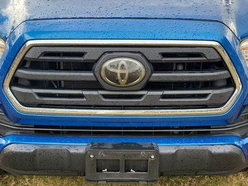Used 2018 Toyota Tacoma SR5 image 5