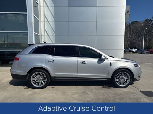 Used 2019 Lincoln MKT AWD image 8