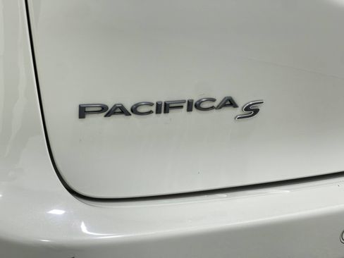 Used 2021 Chrysler Pacifica Limited w/ S Appearance Package AWD/4WD image 41