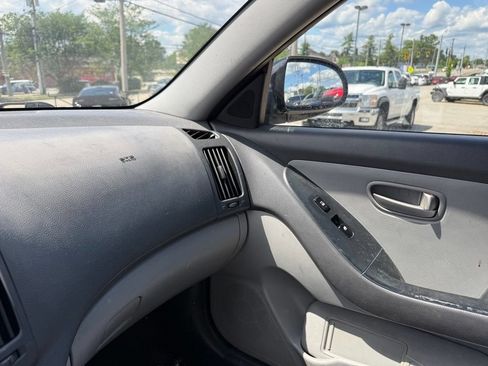 Used 2009 Hyundai Elantra SE FWD image 21