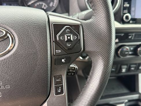 Used 2021 Toyota Tacoma TRD Sport w/ TRD Premium Sport Package AWD/4WD image 18