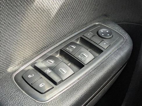 Used 2018 Dodge Charger SXT w/ Blacktop Package image 12