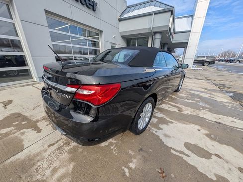 Used 2013 Chrysler 200 Touring w/ Cold Weather Group image 4