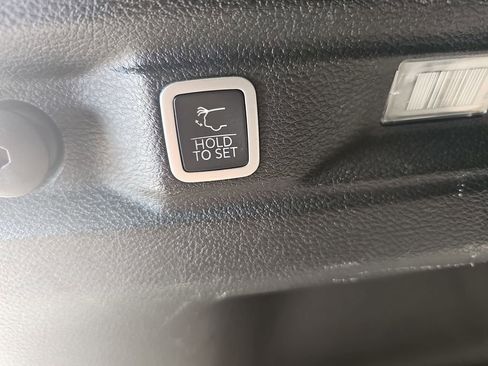 Used 2023 Jeep Grand Cherokee L Limited RWD image 13
