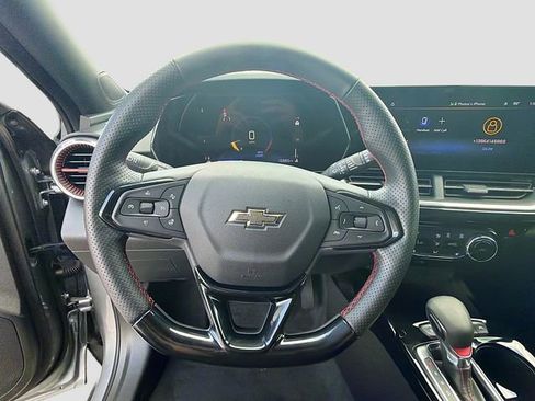Used 2025 Chevrolet Trax RS w/ Driver Confidence Package FWD image 34