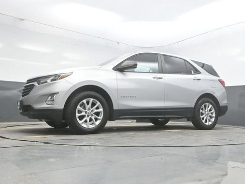 Used 2021 Chevrolet Equinox LS AWD/4WD image 44