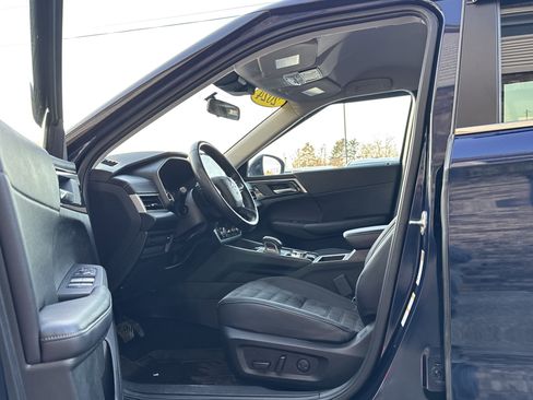 Used 2024 Mitsubishi Outlander SE image 9