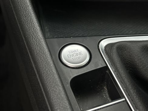 Used 2022 Volkswagen Jetta SE image 27