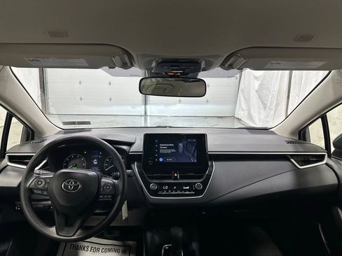 Used 2025 Toyota Corolla LE FWD image 41