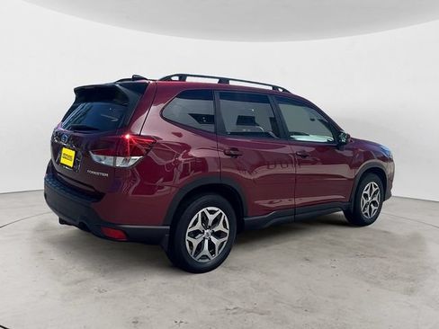 Used 2024 Subaru Forester Premium AWD/4WD image 5
