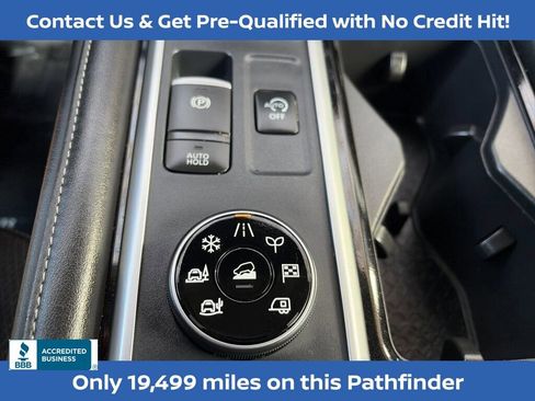 Certified 2025 Nissan Pathfinder SV image 21