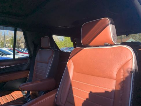 Used 2023 GMC Yukon Denali Ultimate image 30