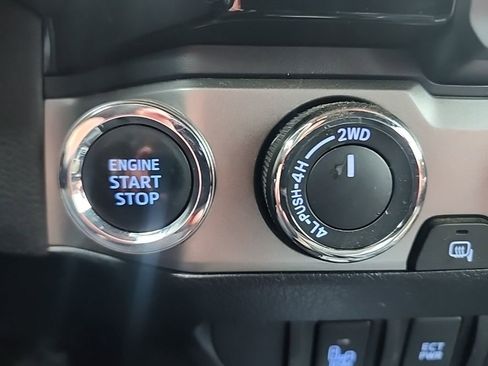 Used 2016 Toyota Tacoma Limited w/ Towing Package AWD/4WD image 7