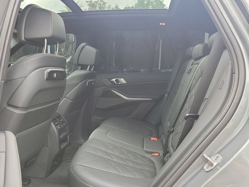 Used 2025 BMW X5 xDrive40i w/ M Sport Package AWD/4WD image 18