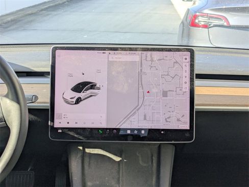 Used 2021 Tesla Model 3 Standard Range Plus image 17