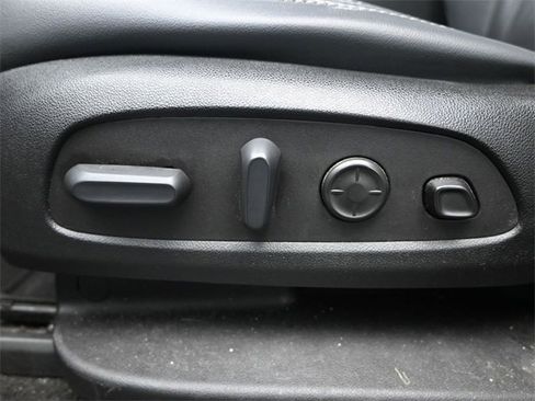 Used 2022 Buick Enclave Premium image 7