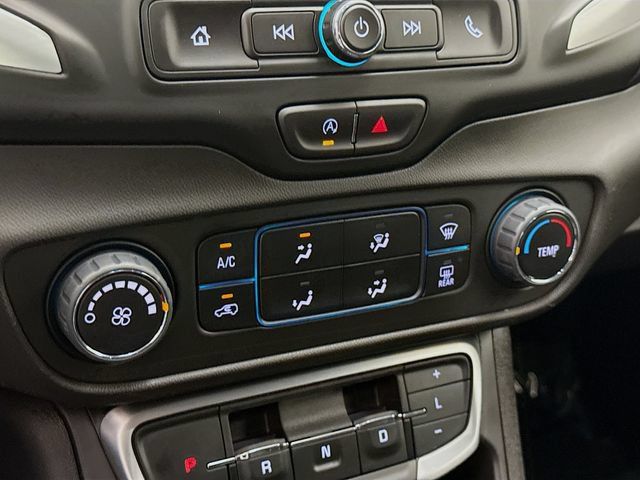 Used 2024 GMC Terrain SLE FWD image 16