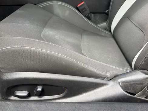Used 2023 Chevrolet Camaro LT RWD image 10