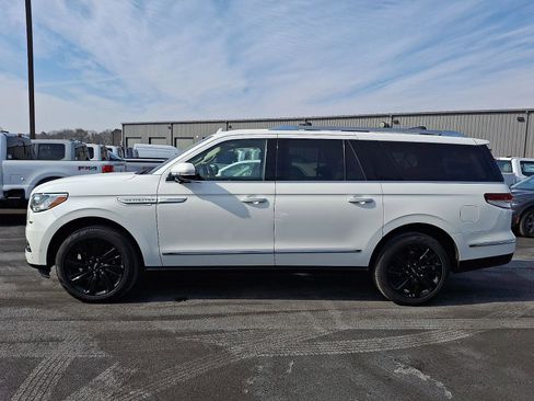 Used 2023 Lincoln Navigator L Reserve image 7