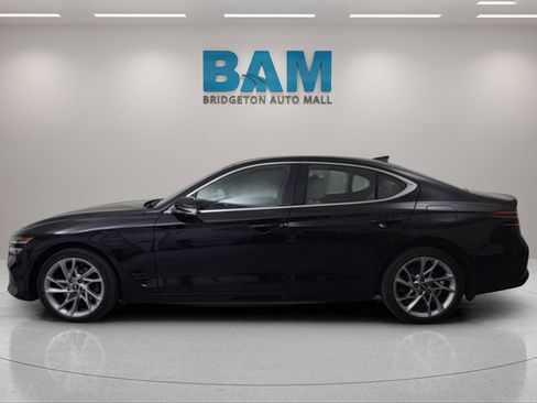 Used 2022 Genesis G70 2.0T image 3