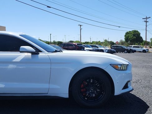 Used 2015 Ford Mustang Coupe RWD image 4