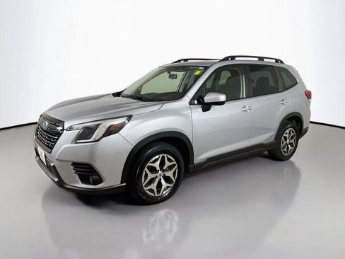 Used 2022 Subaru Forester Premium AWD/4WD image 8