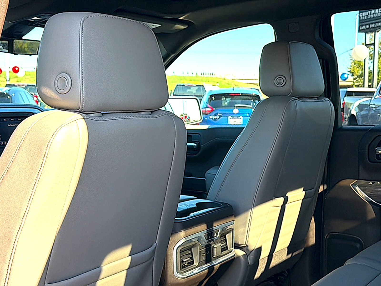 Used 2021 Chevrolet Silverado 1500 LTZ w/ LTZ Premium Texas Edition AWD/4WD image 18