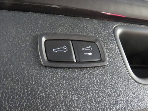 Certified 2024 Porsche Macan AWD/4WD image 47