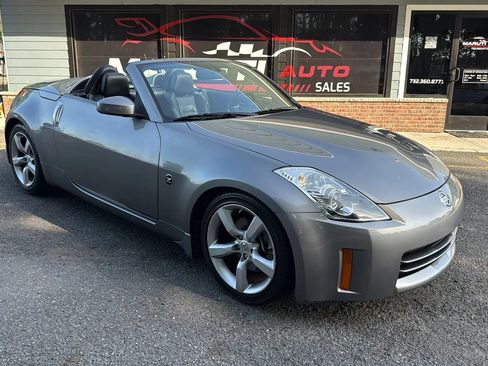 Used 2007 Nissan 350Z Touring RWD image 46