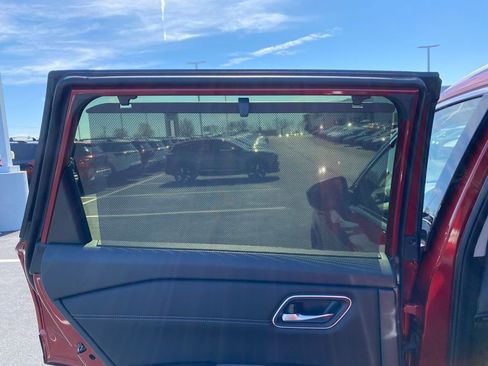 New 2025 Nissan Rogue Platinum w/ Tech Package image 17