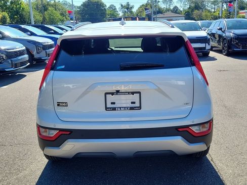 New 2026 Kia Niro EX FWD image 5