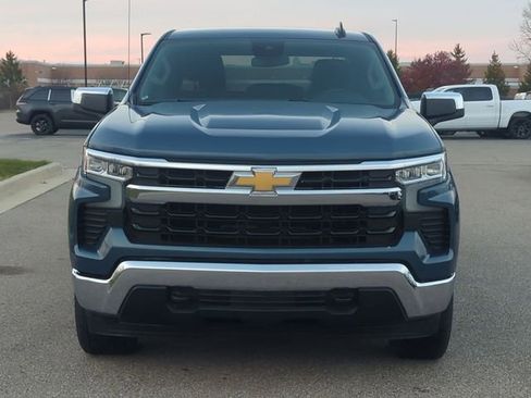 Used 2024 Chevrolet Silverado 1500 LT AWD/4WD image 8