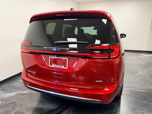 New 2027 Chrysler Pacifica Select AWD/4WD image 7