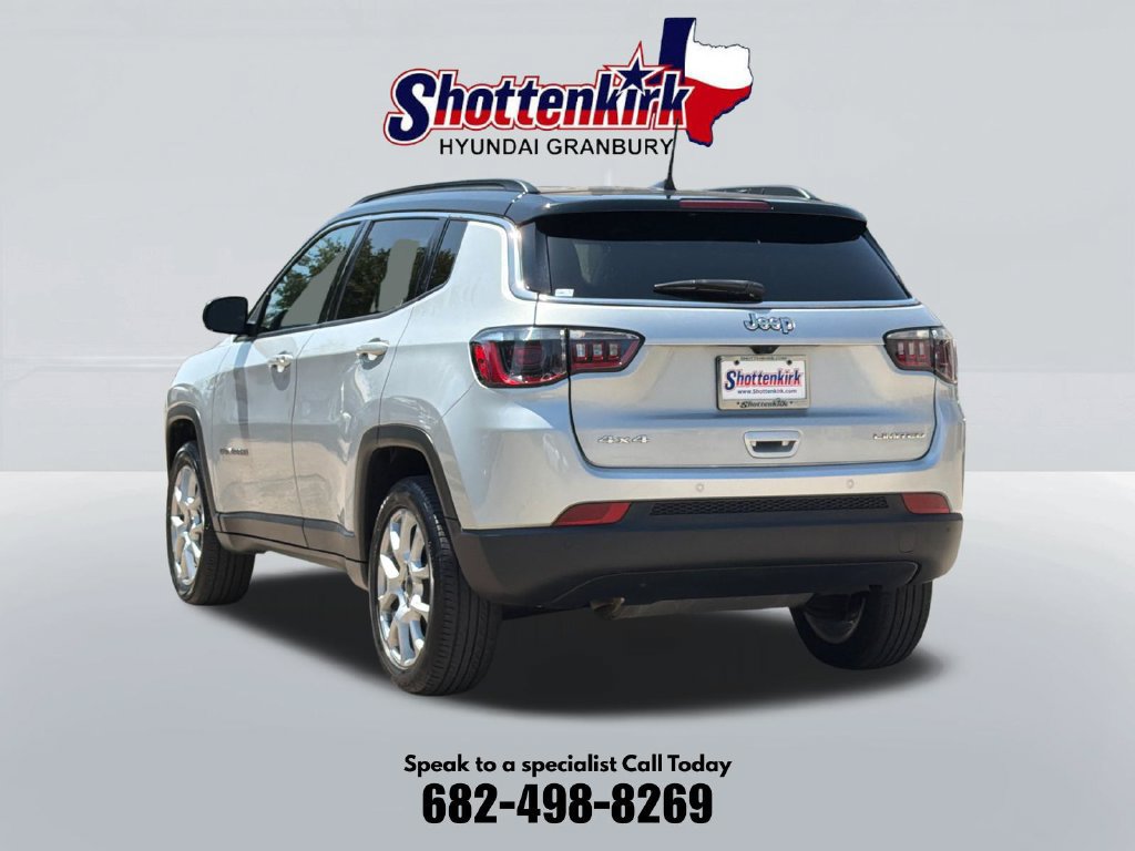 Used 2025 Jeep Compass Limited AWD/4WD image 8