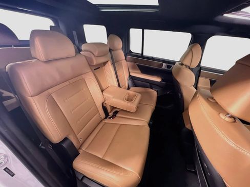 Certified 2025 Hyundai Santa Fe Limited AWD/4WD image 28