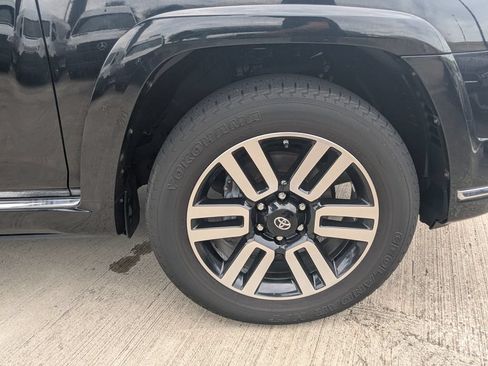 Used 2018 Toyota 4Runner Limited AWD/4WD image 22