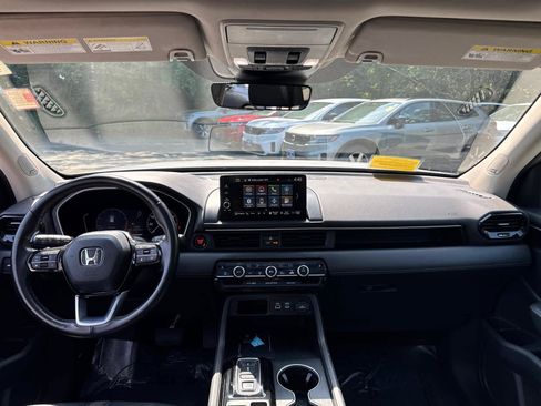 Used 2023 Honda Pilot Touring image 31