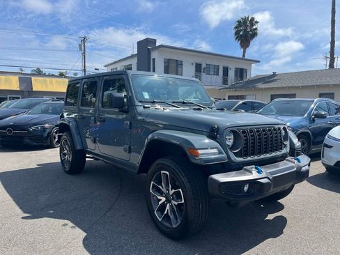 Used 2024 Jeep Wrangler Unlimited w/ Convenience Group image 3